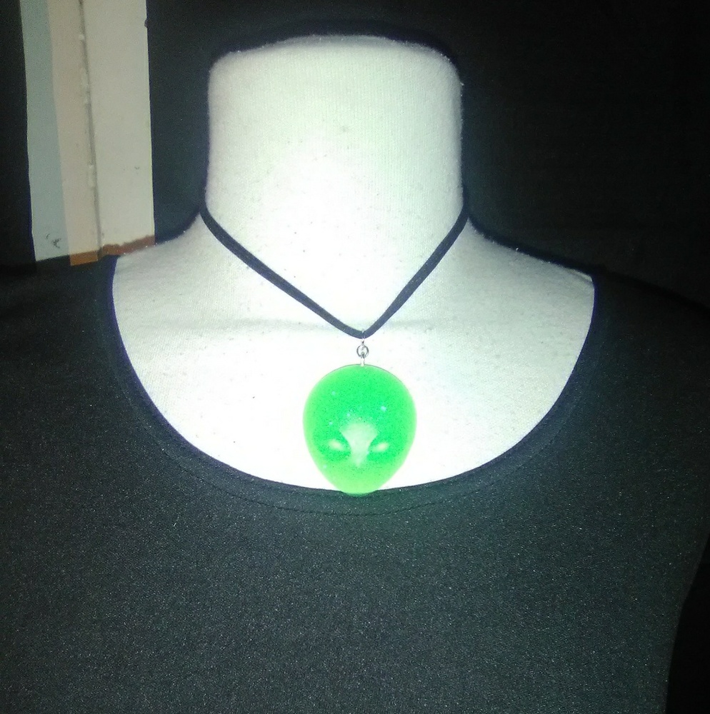 ❤️ Kawaii Resin Alien necklace